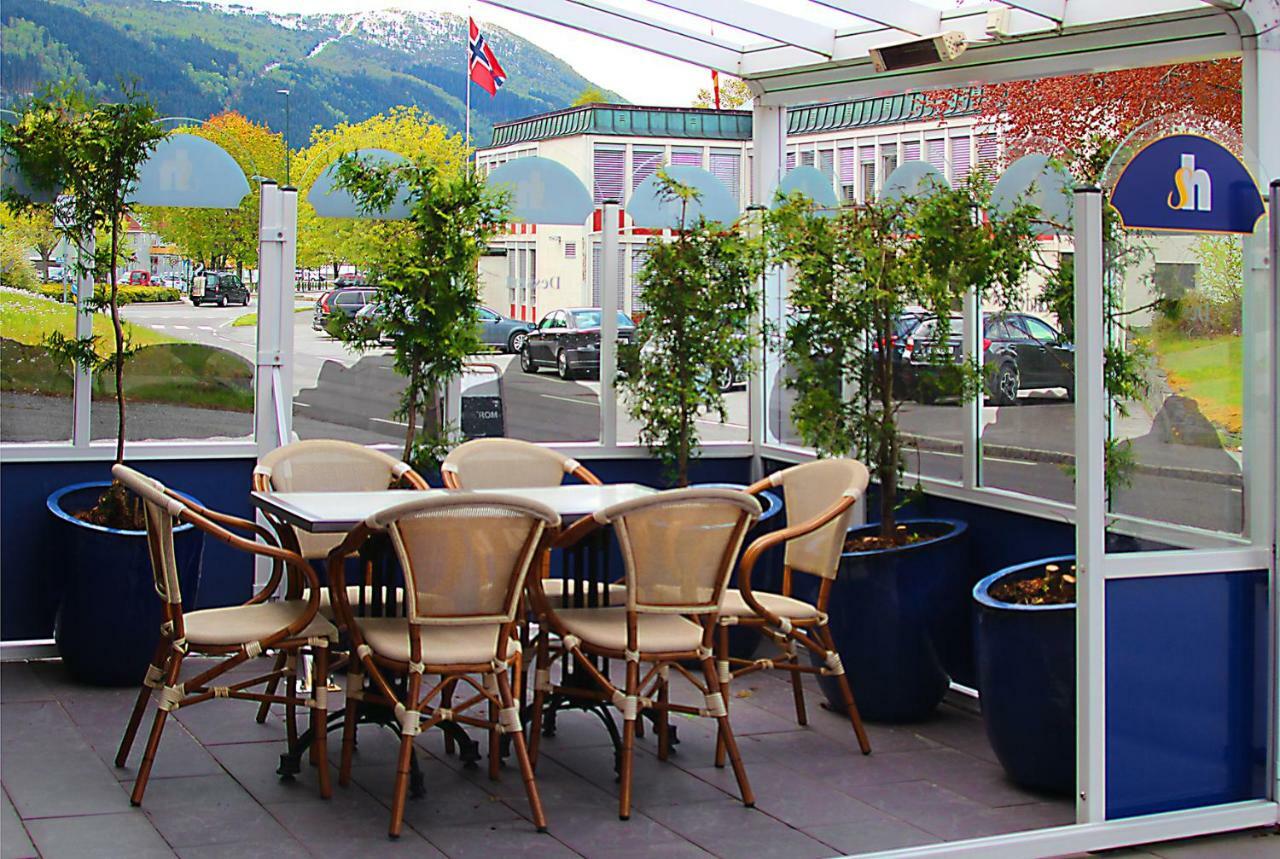 Sentrum Hotel Nordfjordeid Ngoại thất bức ảnh